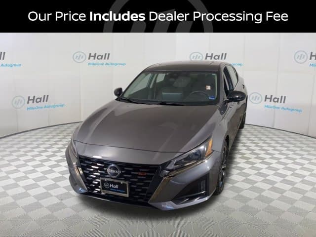 2024 Nissan Altima 2.5 SR — photo 1 of 32
