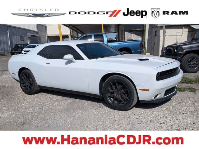 2019 Dodge Challenger SXT — photo 1 of 30