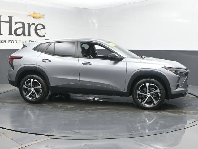 2024 Chevrolet Trax 1RS — photo 1 of 63