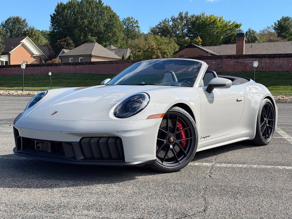 2026 Porsche 911 Carrera GTS — photo 1 of 37