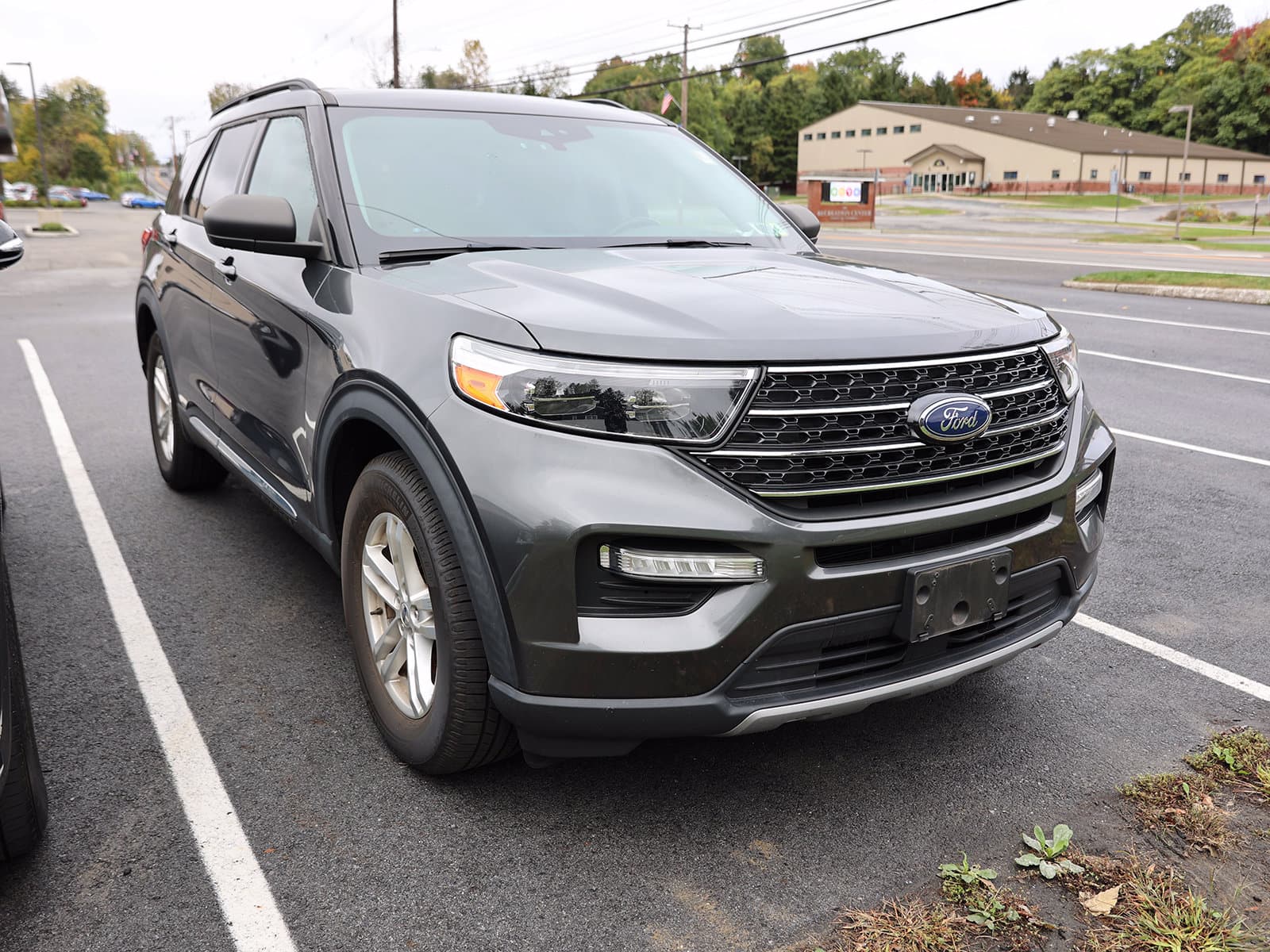 2020 Ford Explorer XLT — photo 1 of 12