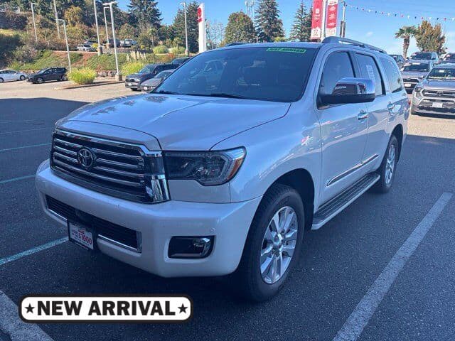 2018 Toyota Sequoia Platinum — photo 1 of 8