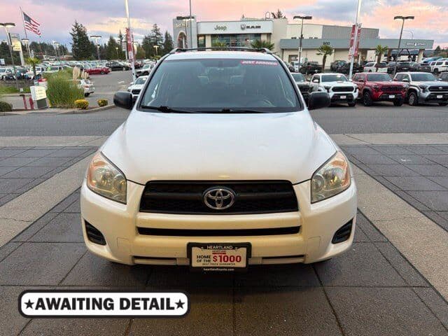 2009 Toyota RAV4 Base — photo 1 of 8