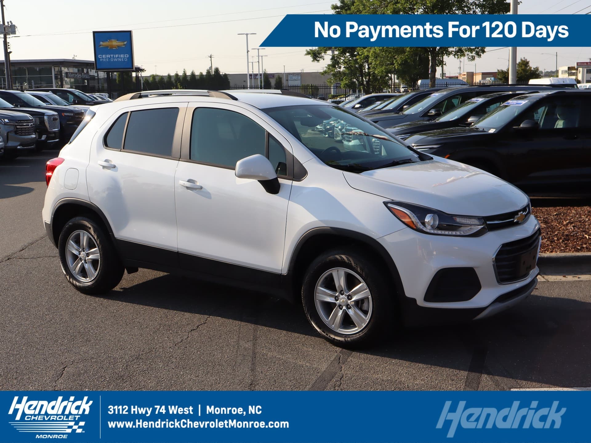 2022 Chevrolet Trax LT — photo 1 of 41