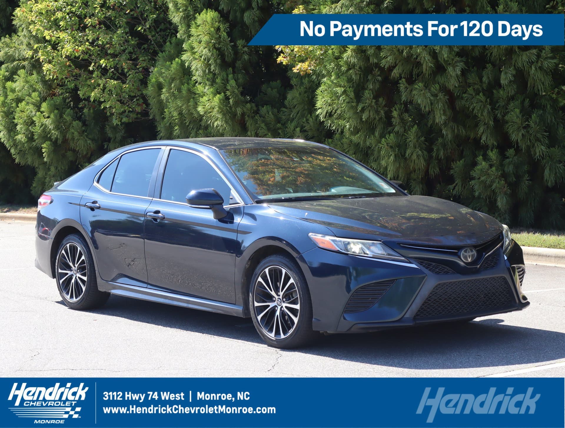 2019 Toyota Camry SE — photo 1 of 34