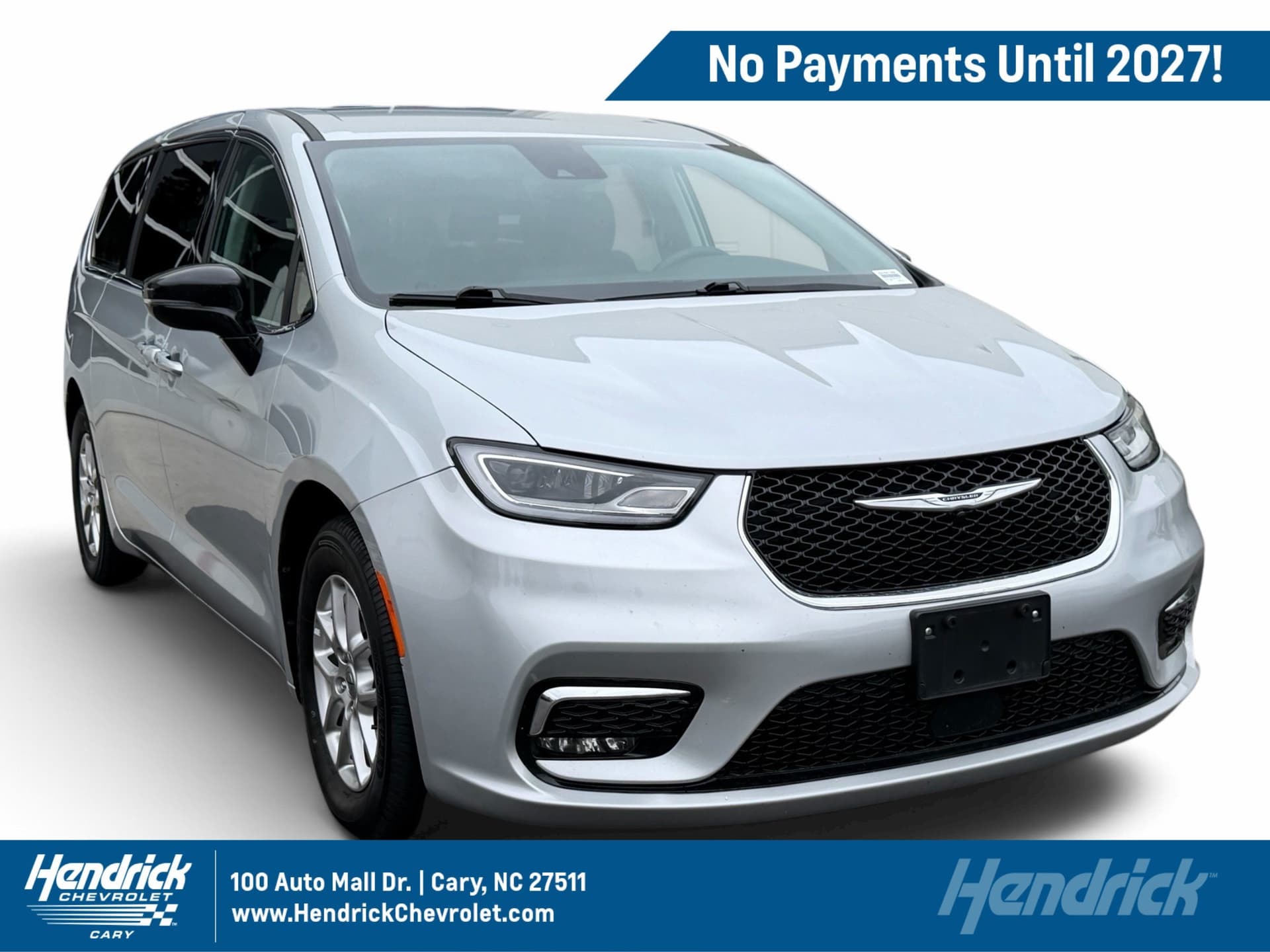 2024 Chrysler Pacifica Touring L — photo 1 of 36
