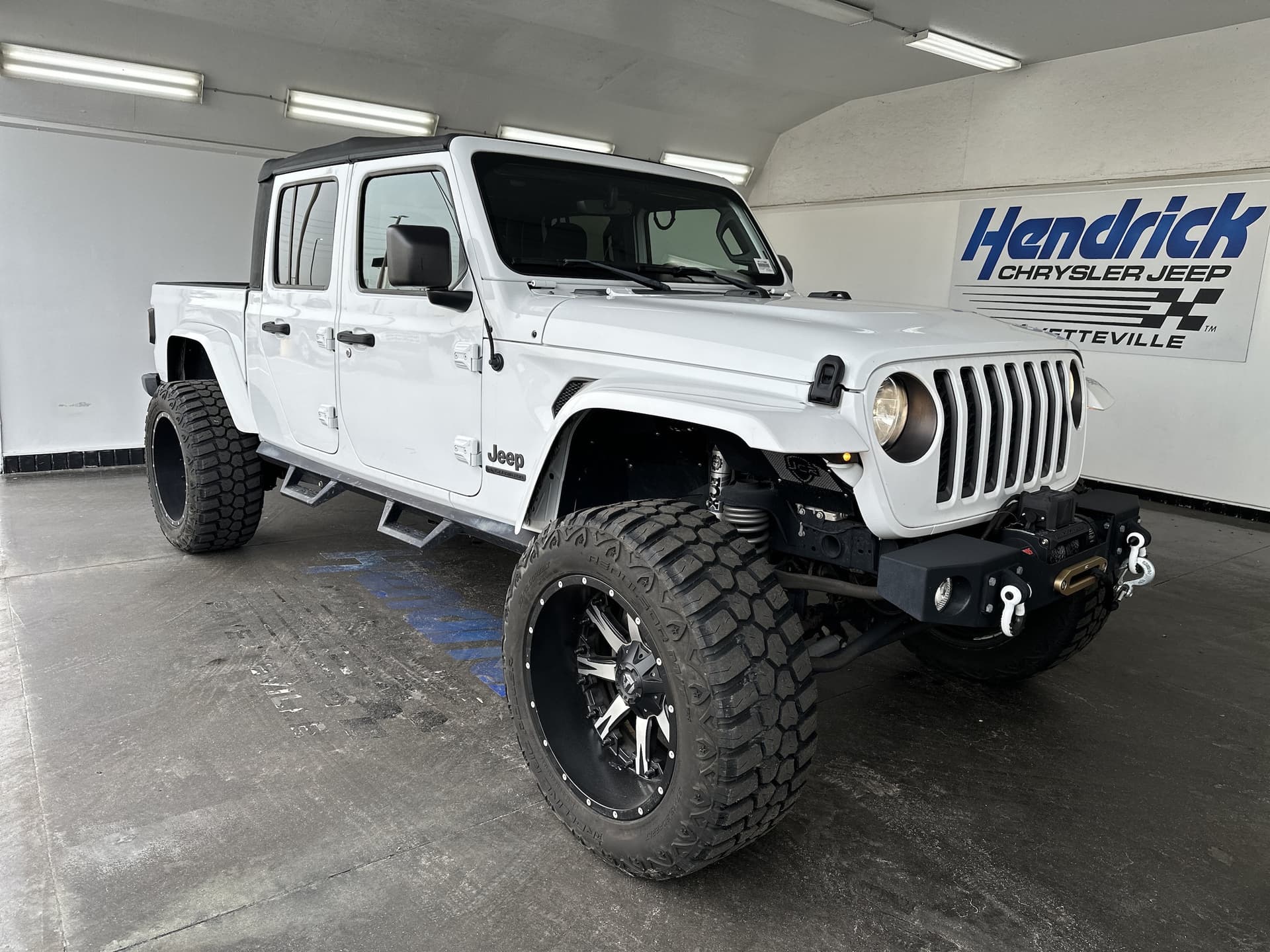 2021 Jeep Gladiator 80th Anniversary — photo 1 of 34