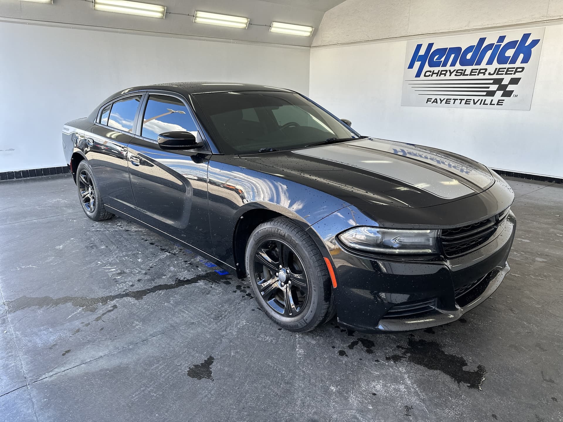 2020 Dodge Charger SXT — photo 1 of 34