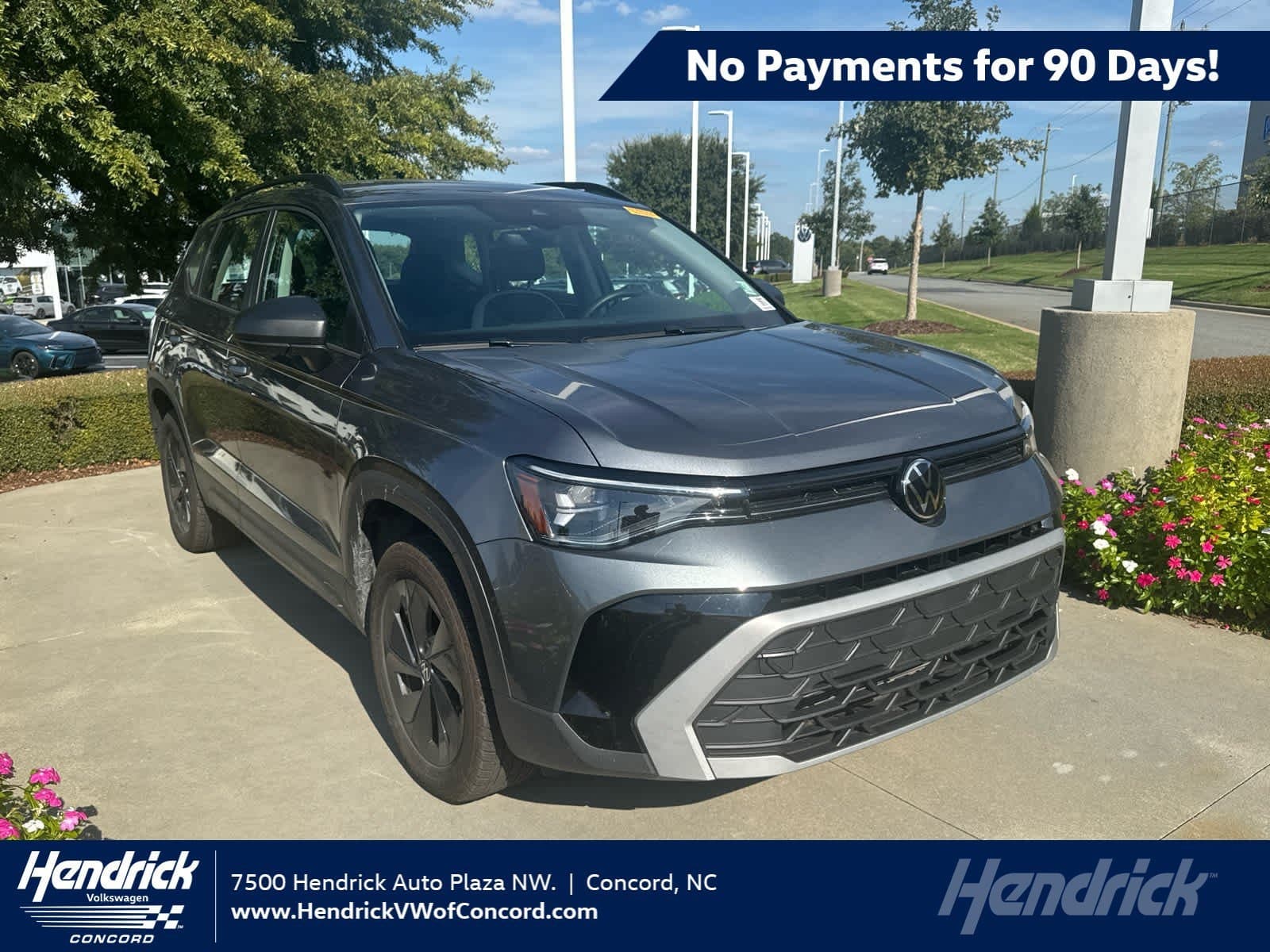 2025 Volkswagen Taos Base — photo 1 of 12