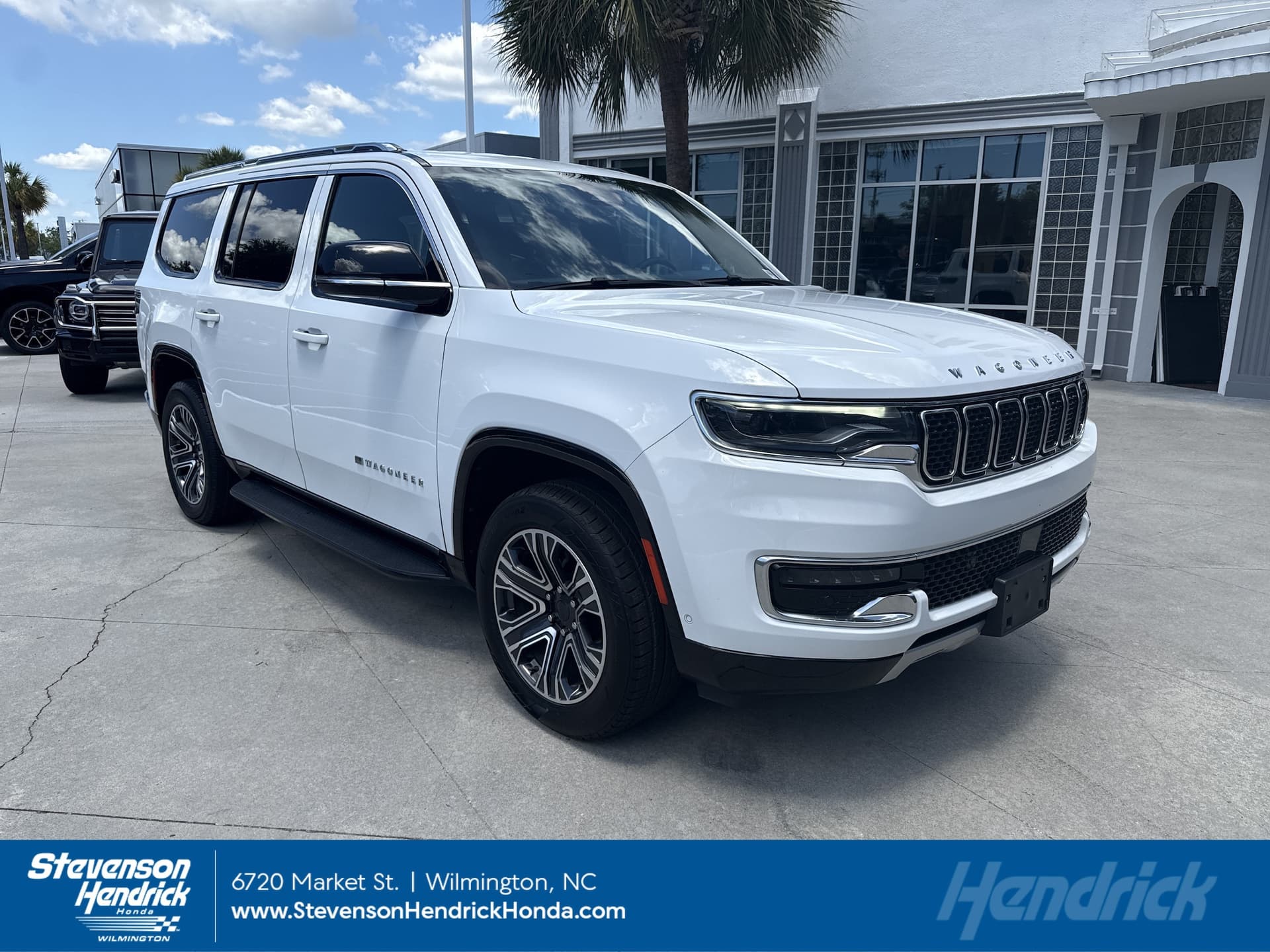 2024 Jeep Wagoneer Series II — photo 1 of 34