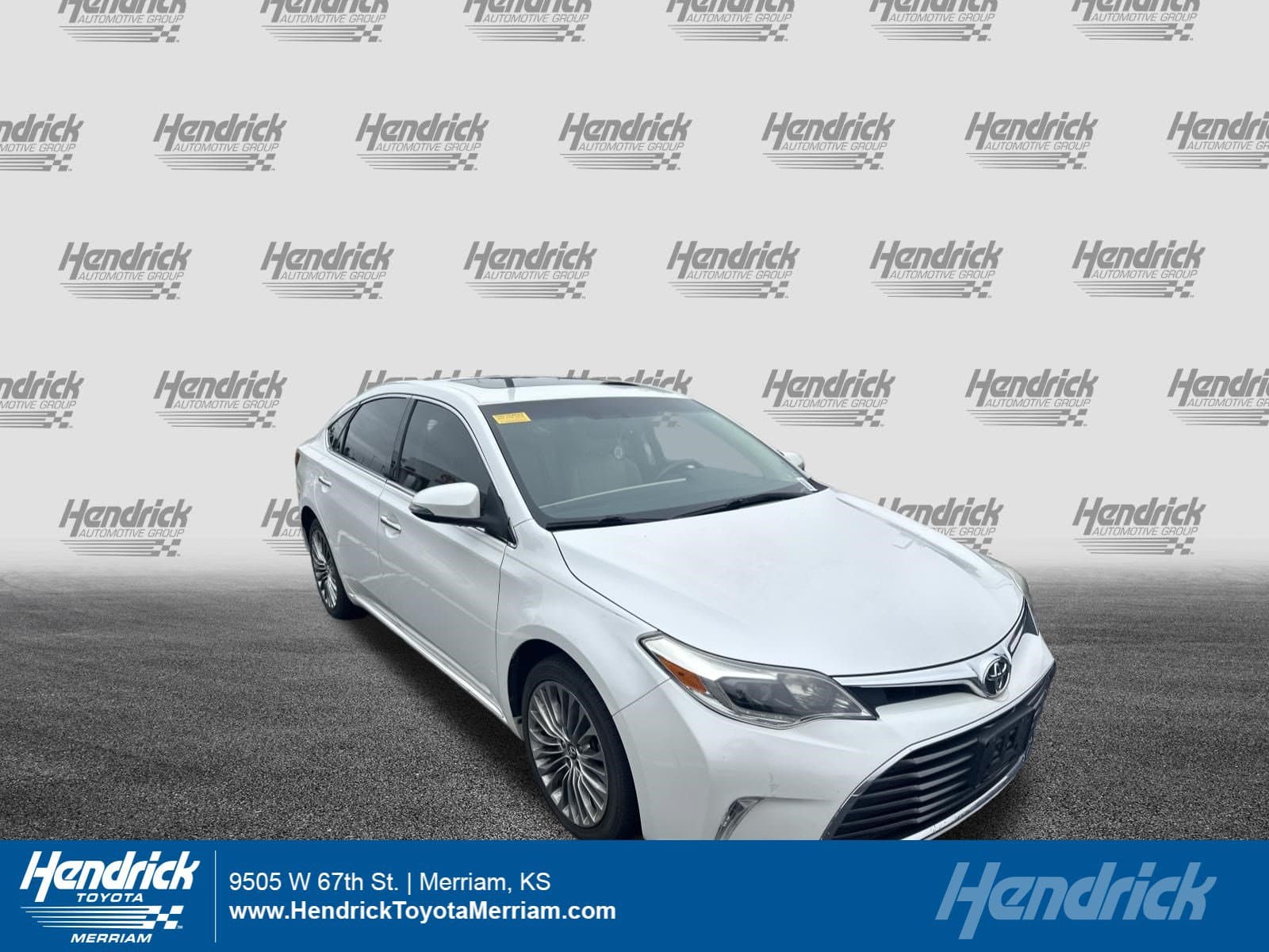 2016 Toyota Avalon Limited — photo 1 of 36
