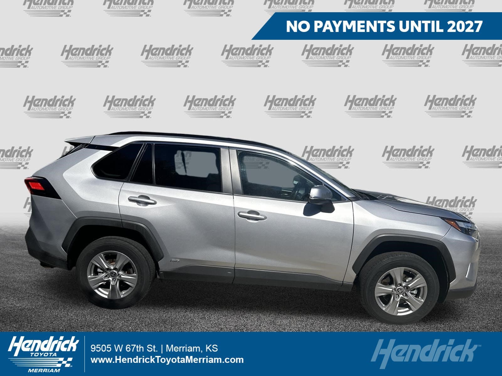 2025 Toyota RAV4 Hybrid XLE — photo 1 of 35