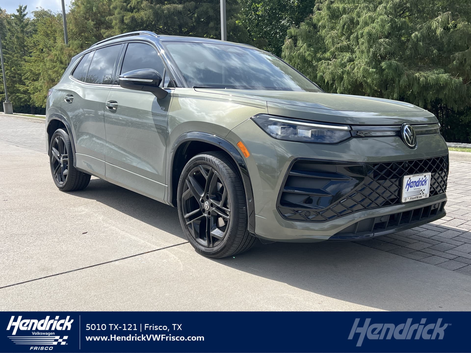 2026 Volkswagen Tiguan SE R-Line Black — photo 1 of 49