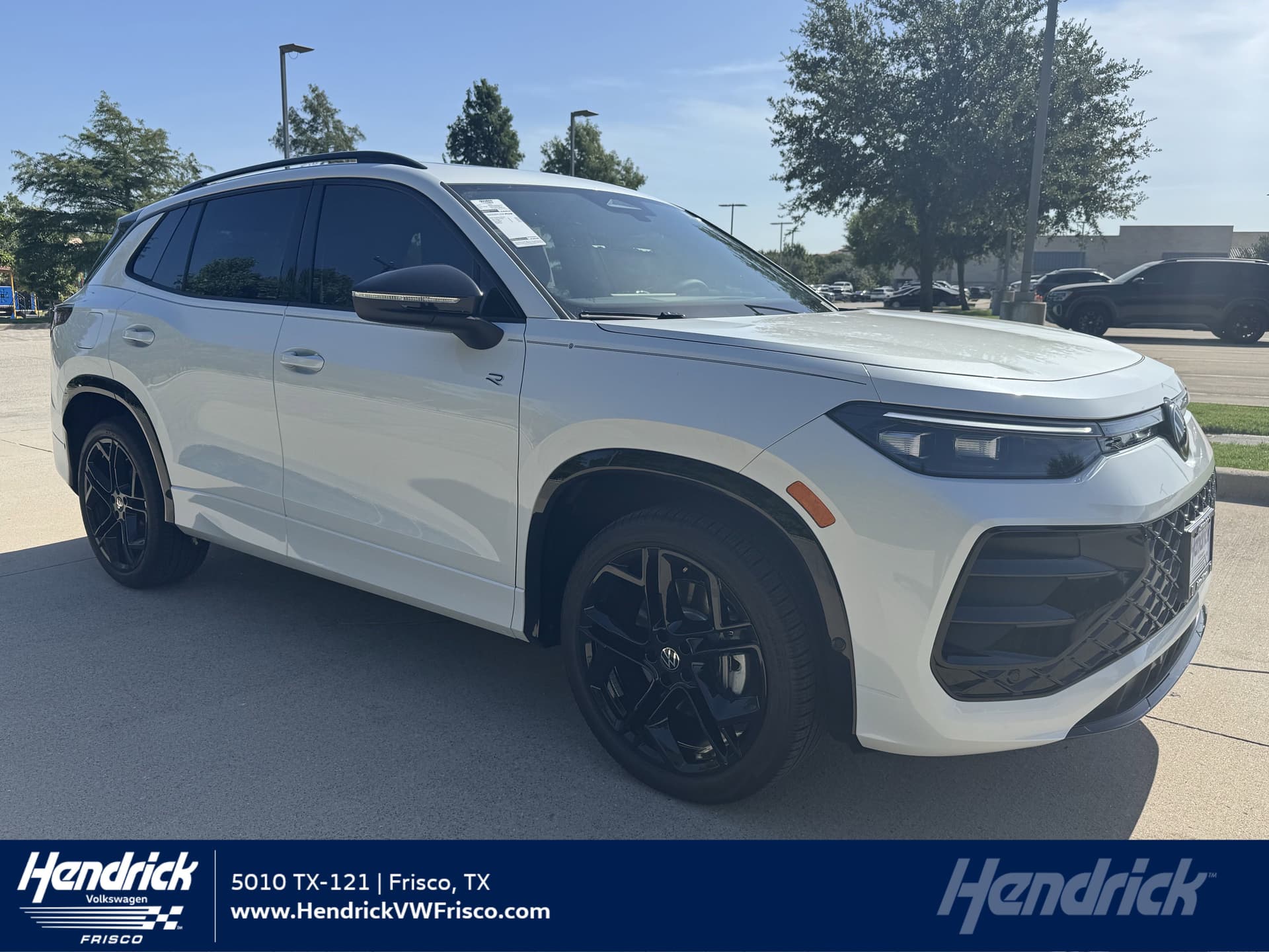 2026 Volkswagen Tiguan SE R-Line Black — photo 1 of 21