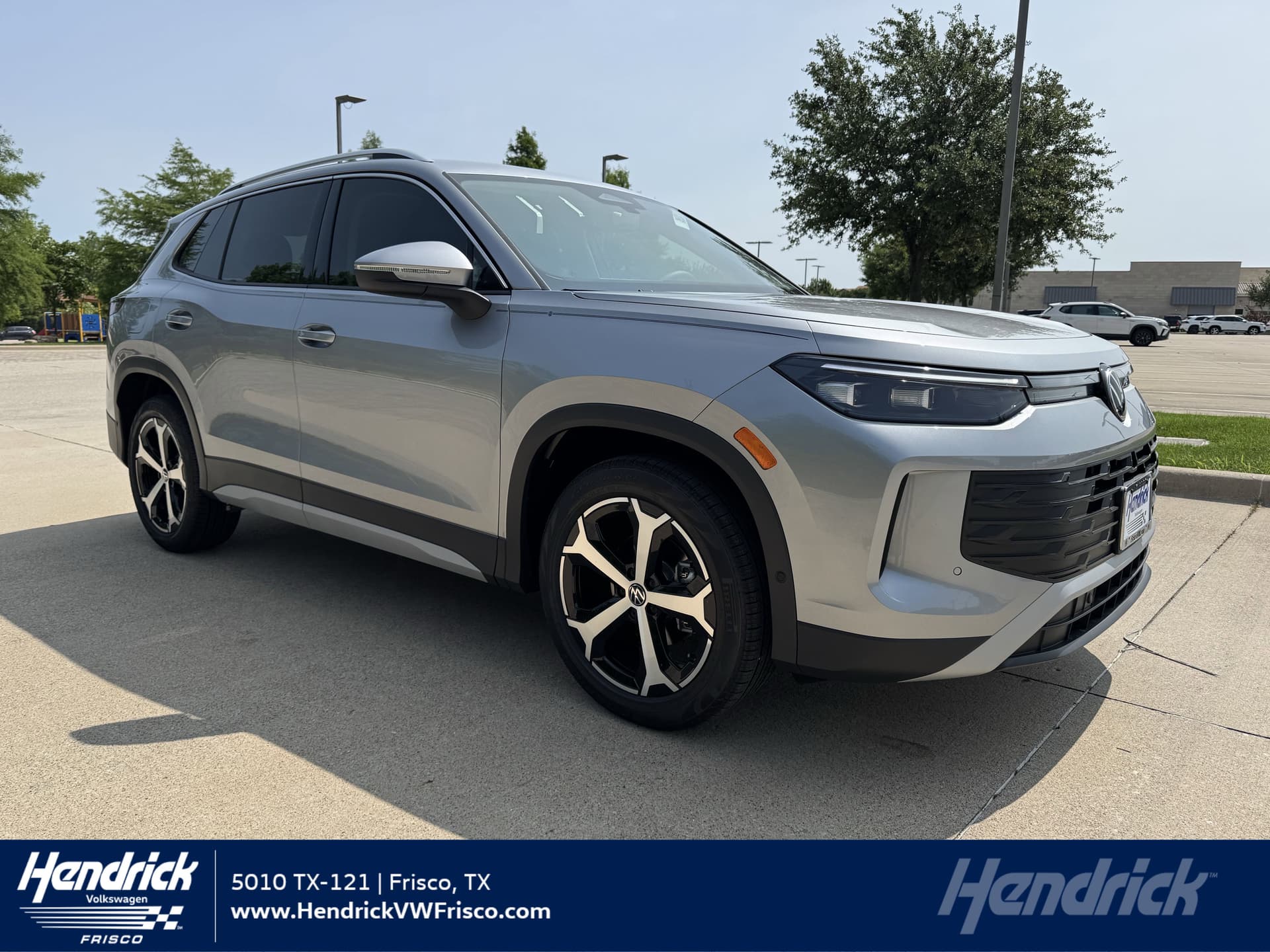 2026 Volkswagen Tiguan SE — photo 1 of 21