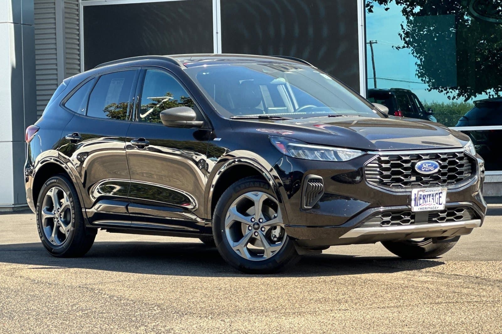 2024 Ford Escape ST-Line — photo 1 of 29