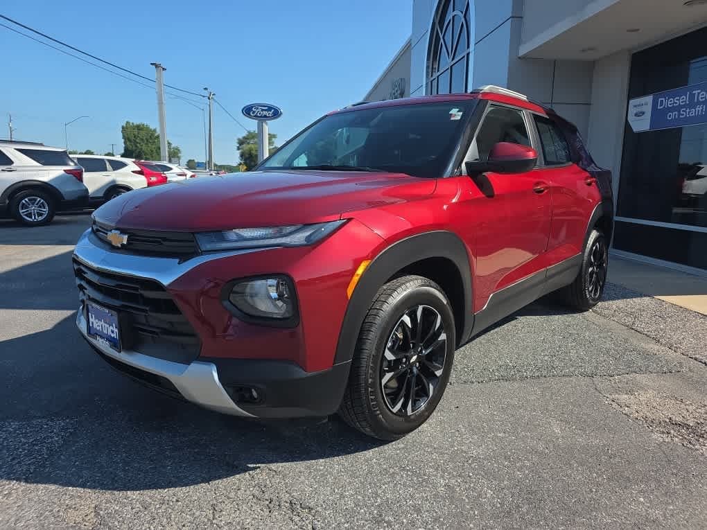2023 Chevrolet Trailblazer LT — photo 1 of 28