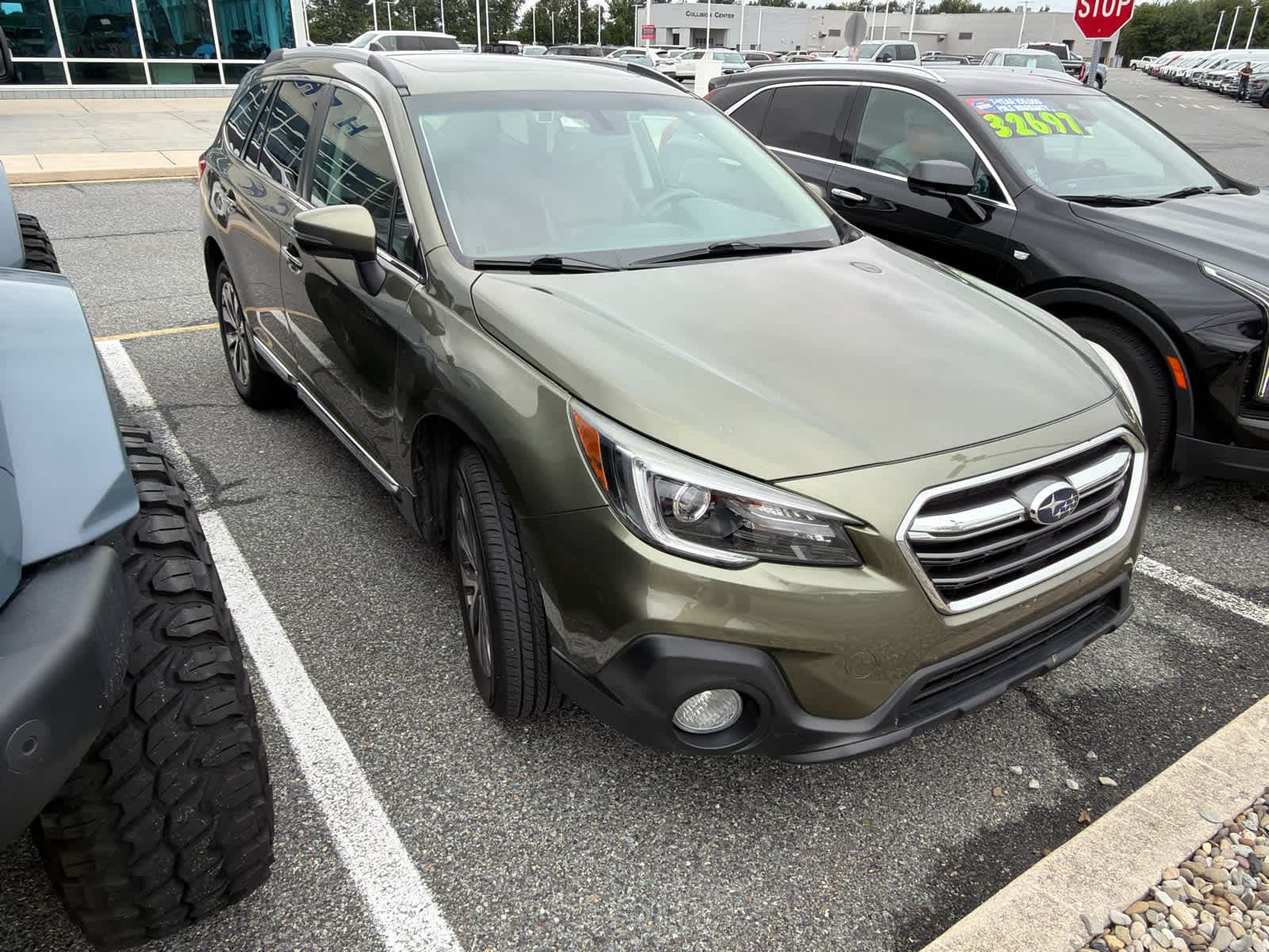 2018 Subaru Outback Base — photo 1 of 3