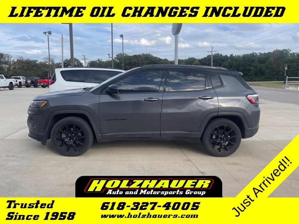 2022 Jeep Compass Altitude — photo 1 of 6