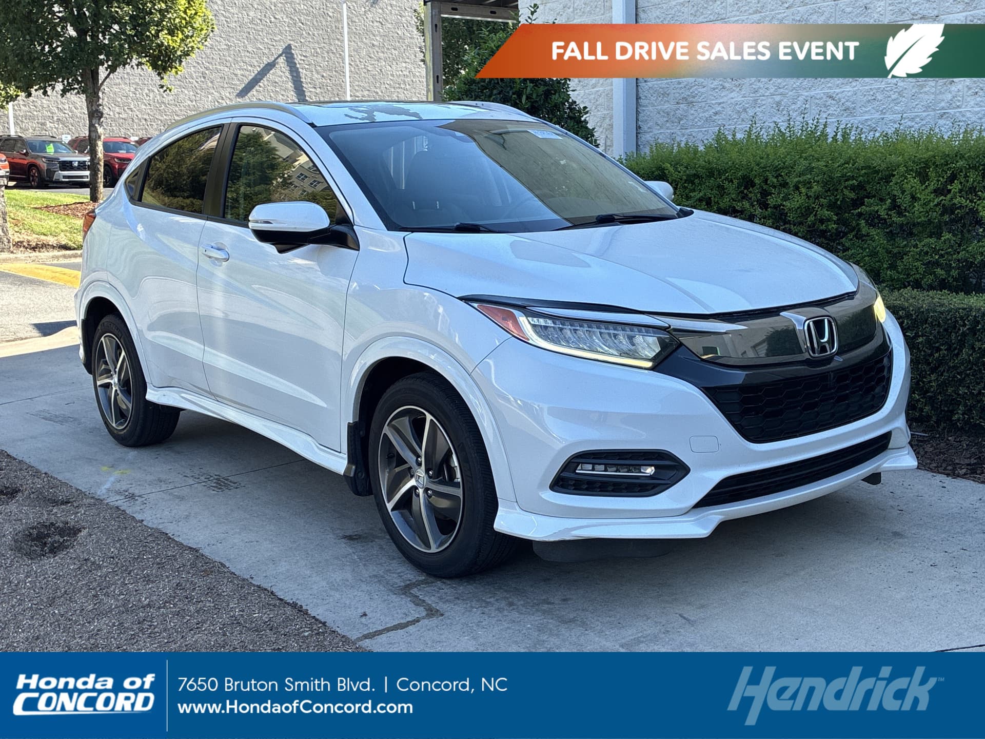 2019 Honda HR-V Touring — photo 1 of 12