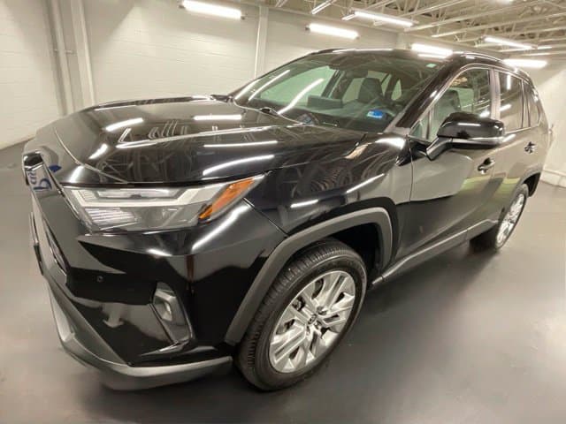 2025 Toyota RAV4 XLE Premium — photo 1 of 40