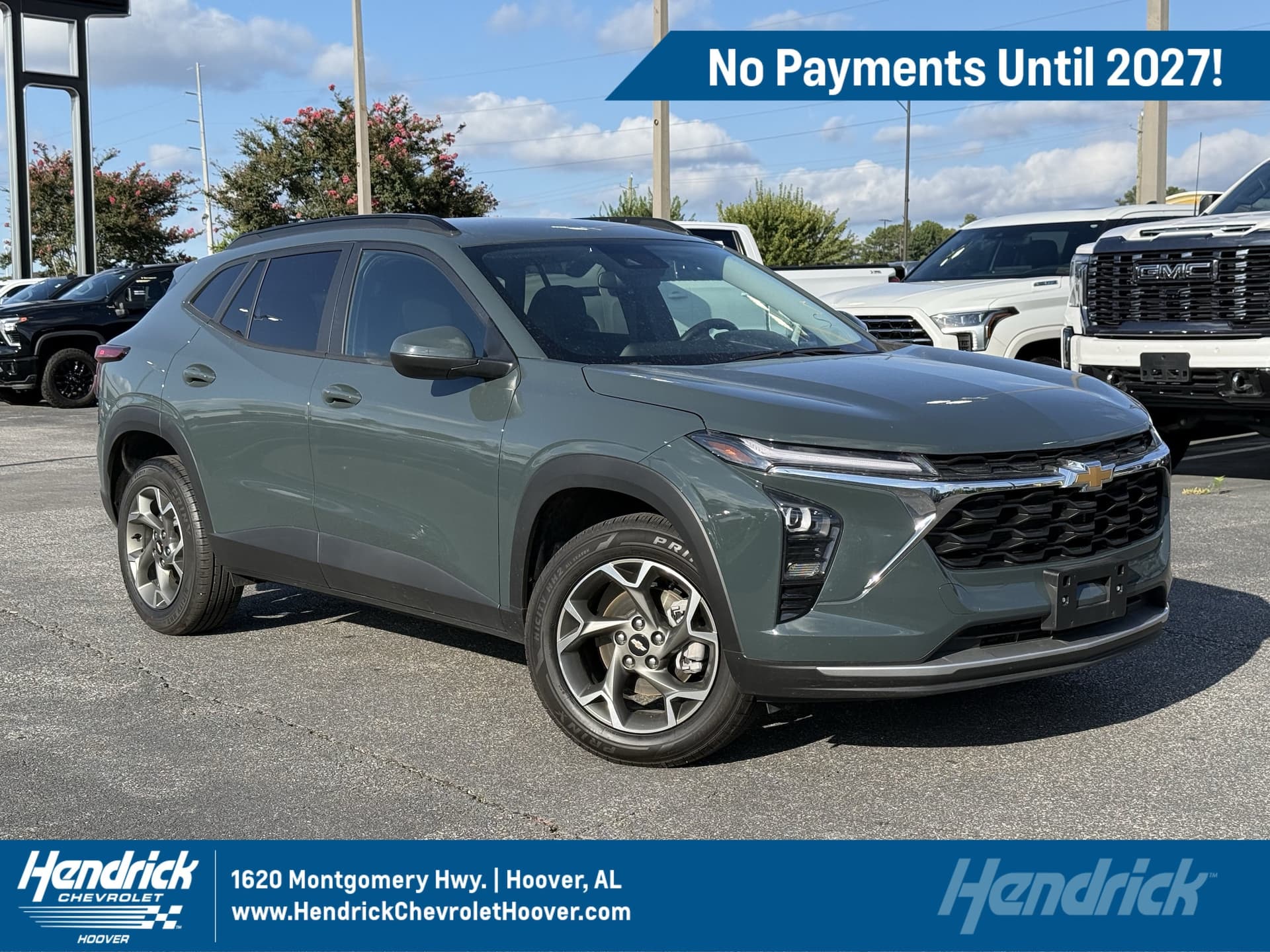 2025 Chevrolet Trax Base — photo 1 of 17