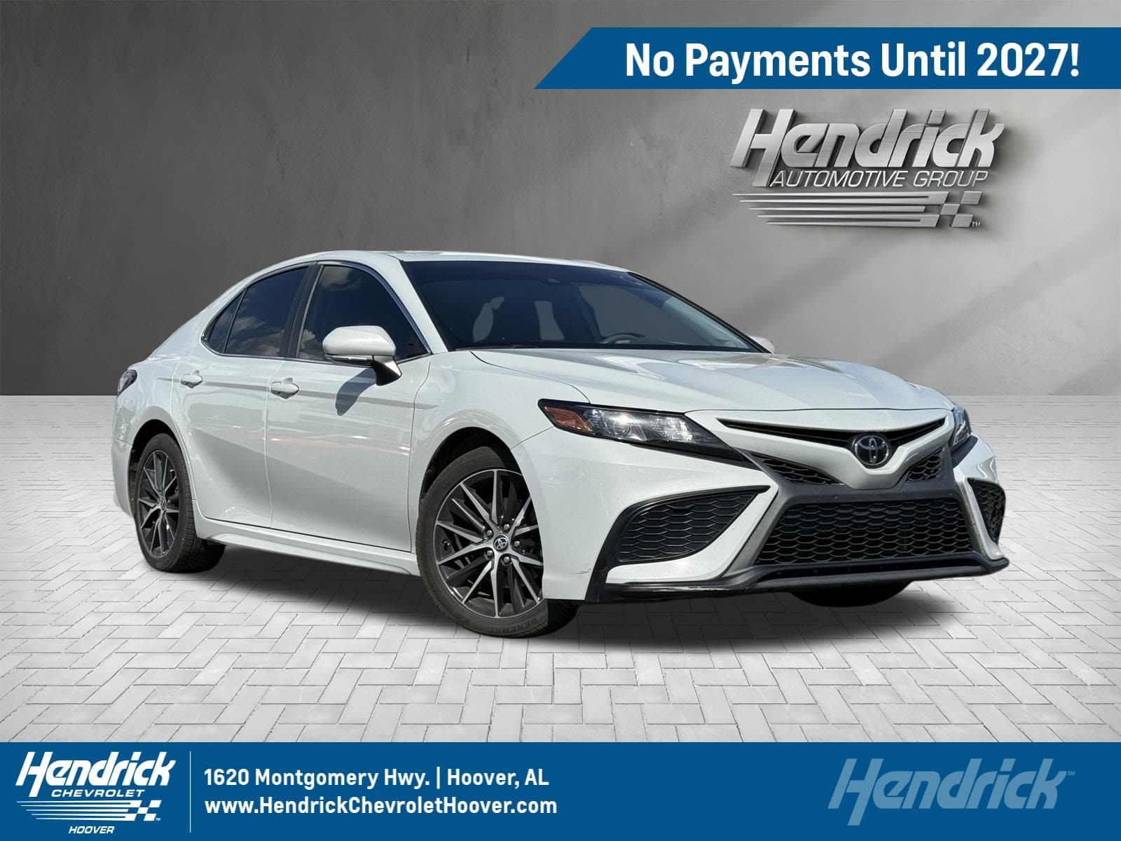 2024 Toyota Camry SE — photo 1 of 17