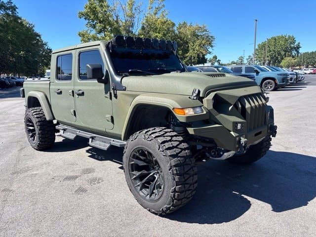 2021 Jeep Gladiator Mojave — photo 1 of 28