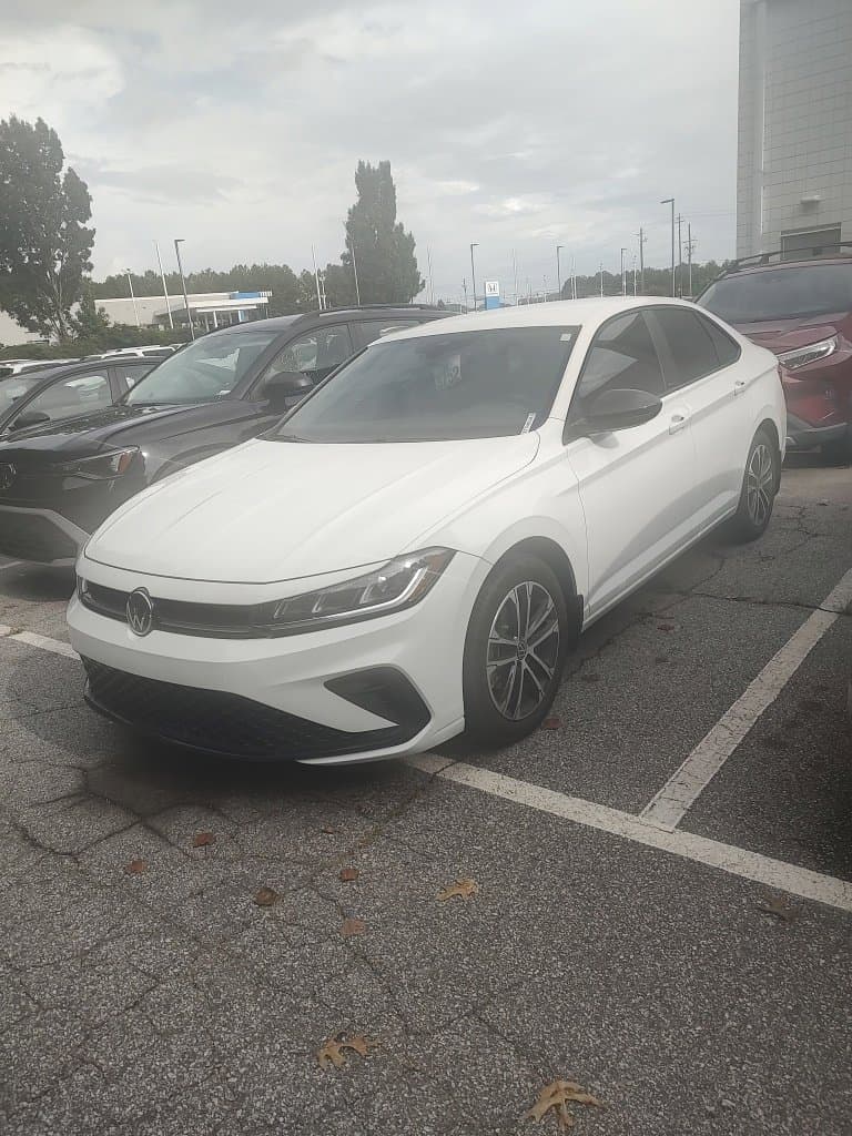 2025 Volkswagen Jetta Base — photo 1 of 10