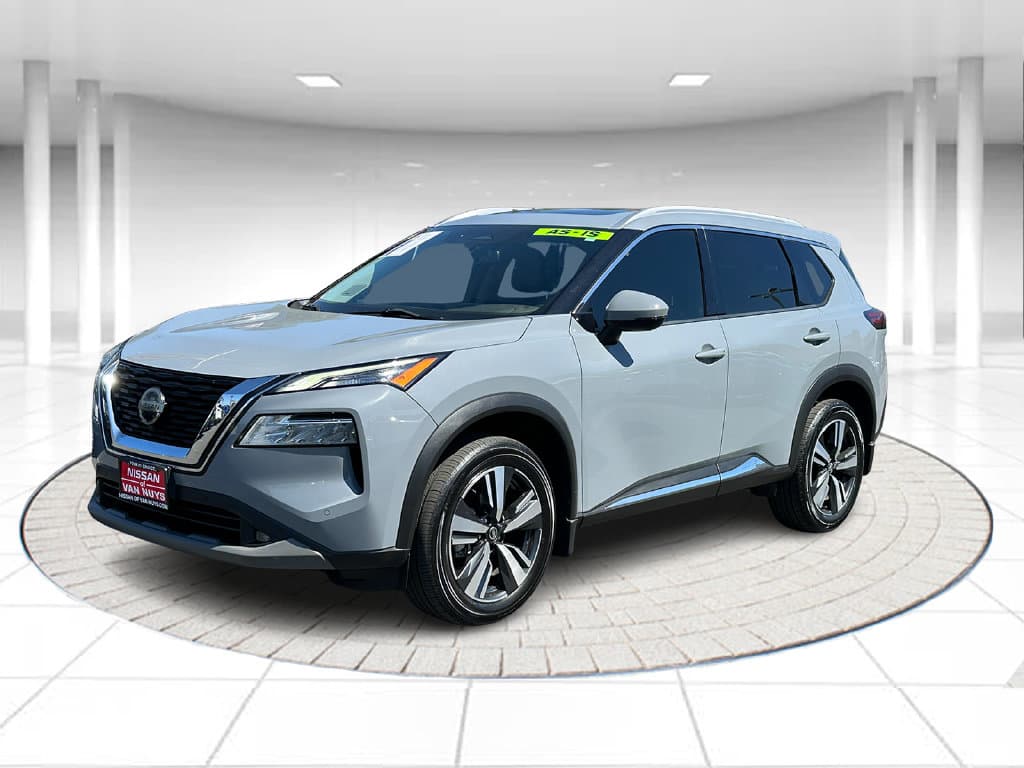 2021 Nissan Rogue SL — photo 1 of 32