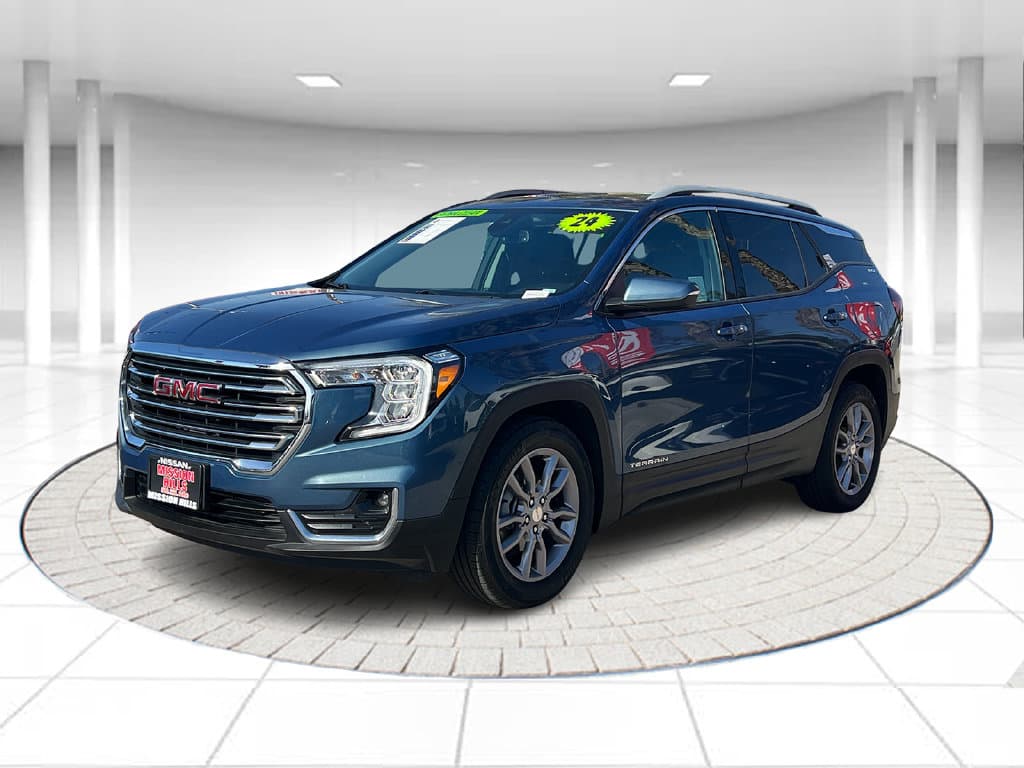 2024 GMC Terrain SLT — photo 1 of 33