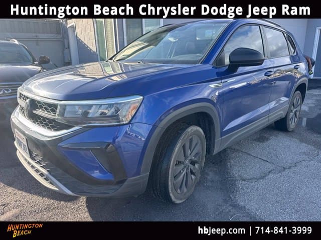 2024 Volkswagen Taos Base — photo 1 of 11