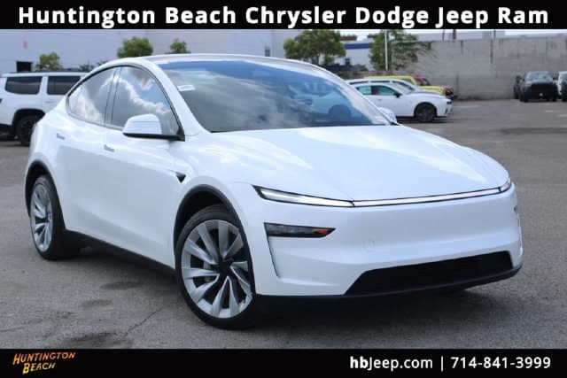 2026 Tesla Model Y Base — photo 1 of 33