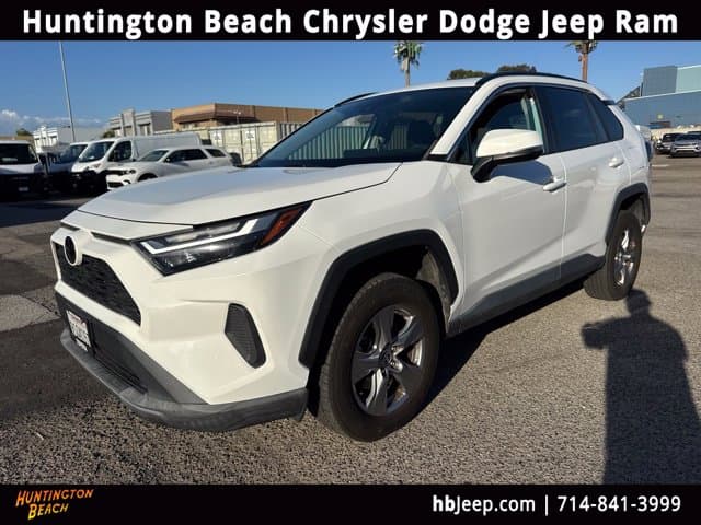 2022 Toyota RAV4 XLE — photo 1 of 11