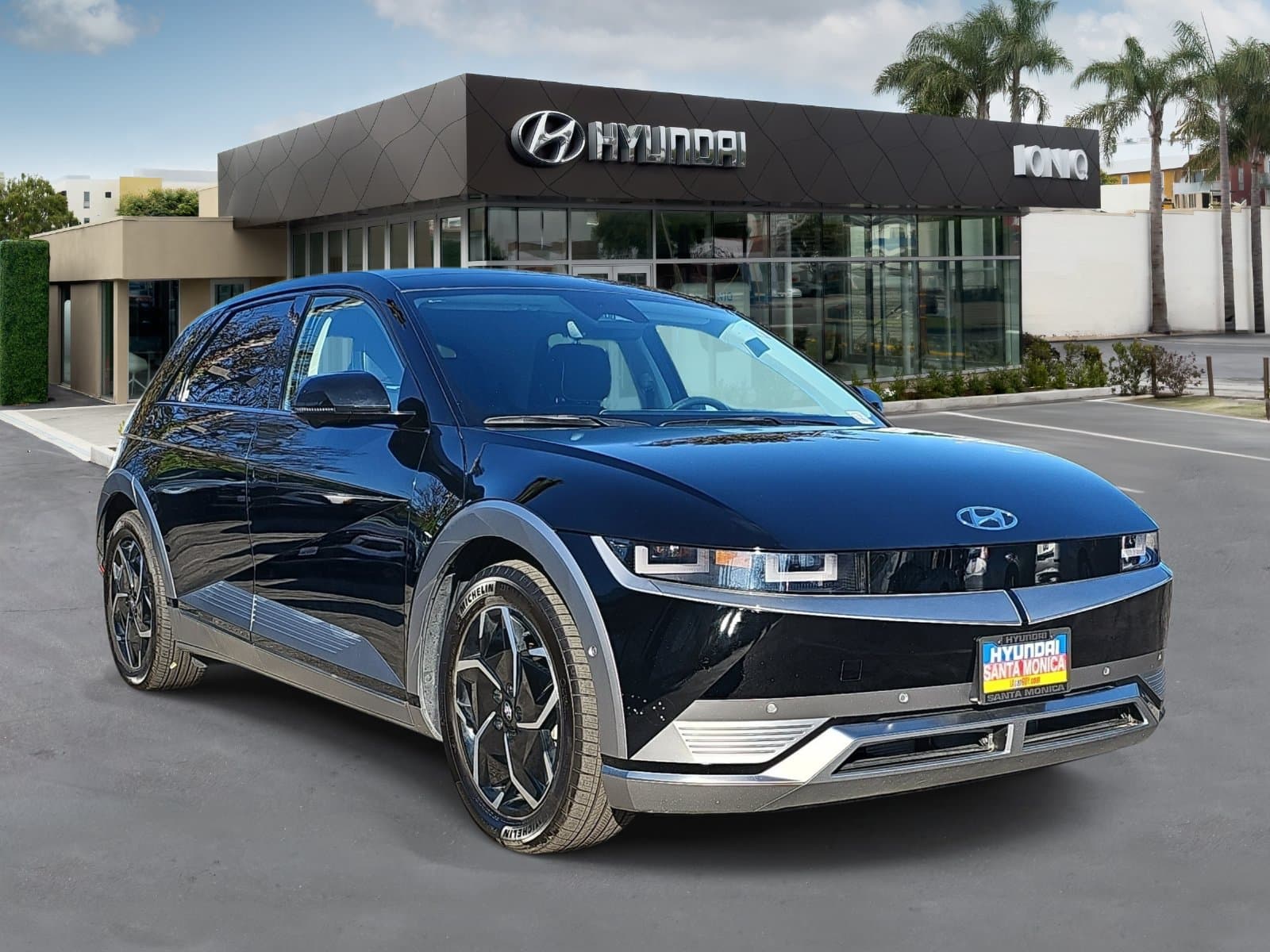 2023 Hyundai IONIQ 5 Limited — photo 1 of 42