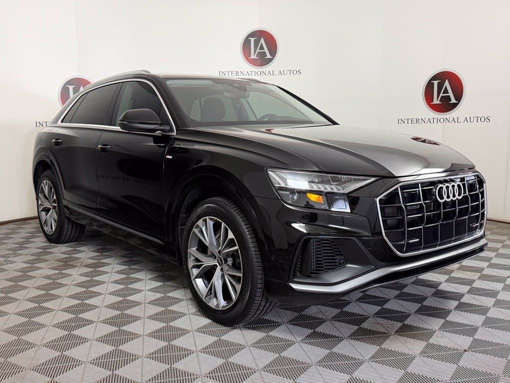 2023 Audi Q8 Base — photo 1 of 40