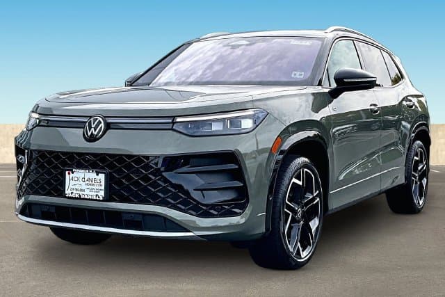2025 Volkswagen Tiguan Base — photo 1 of 30