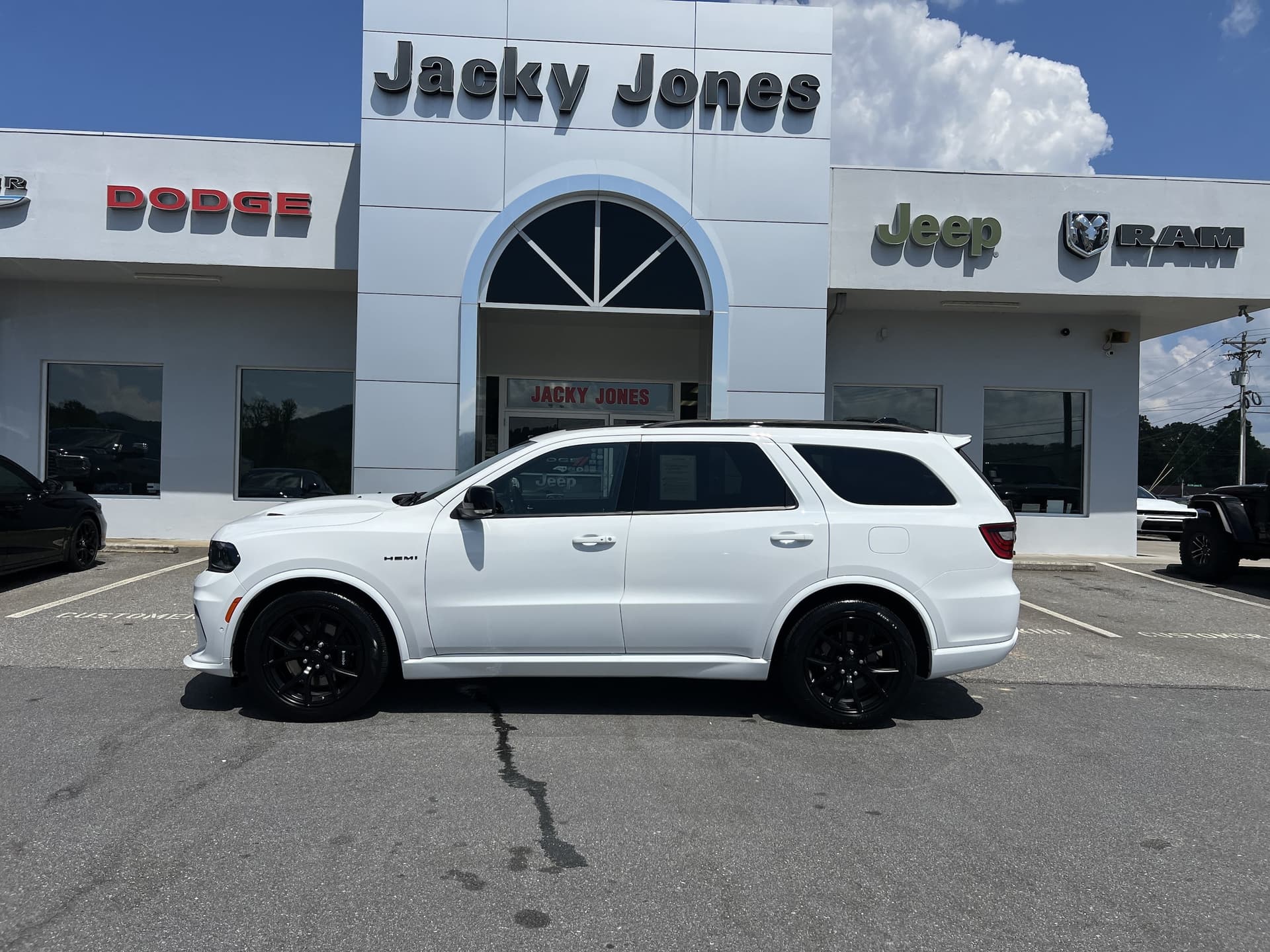 2026 Dodge Durango GT Plus HEMI V8 — photo 1 of 26