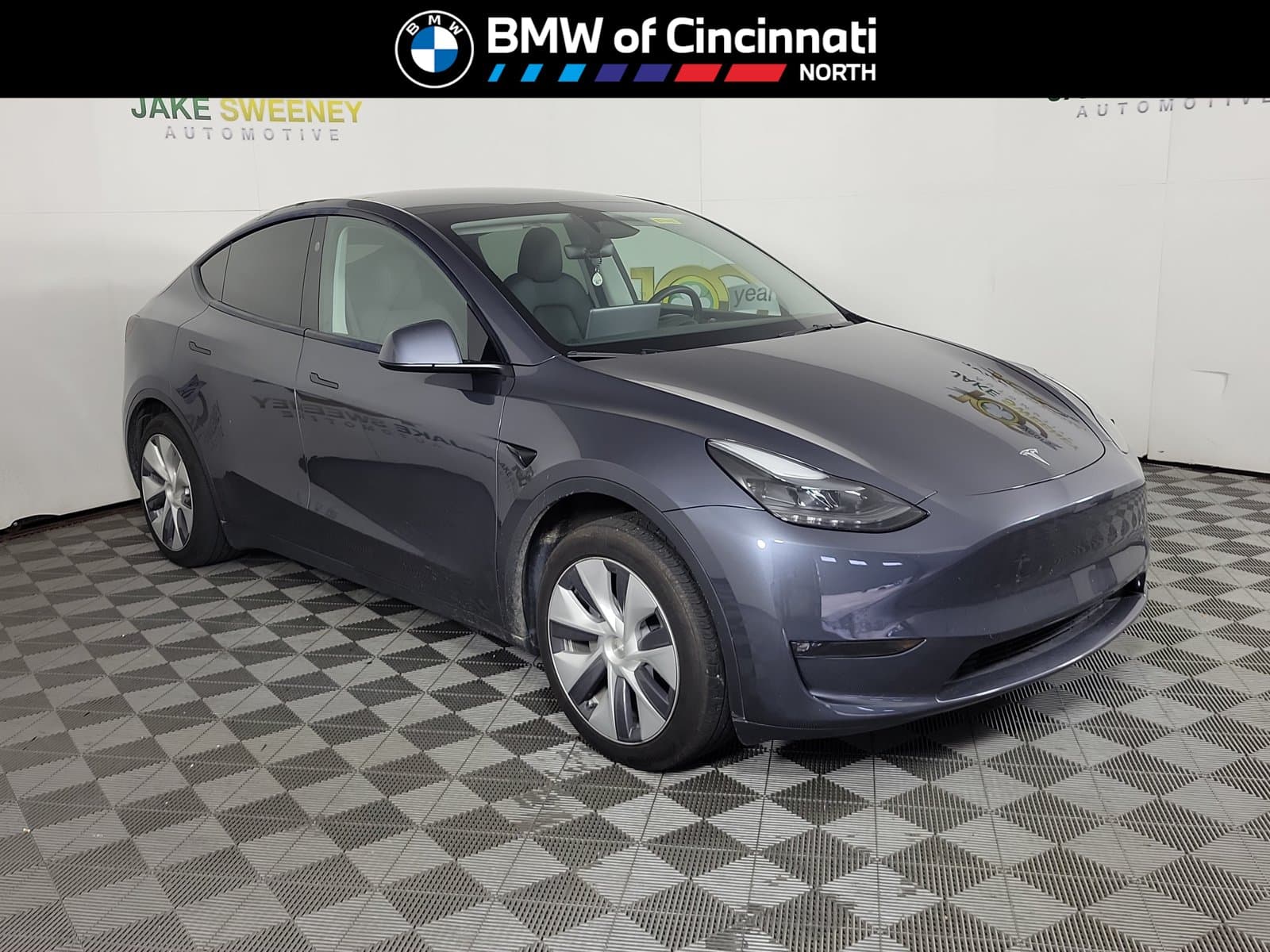 2023 Tesla Model Y Base — photo 1 of 8