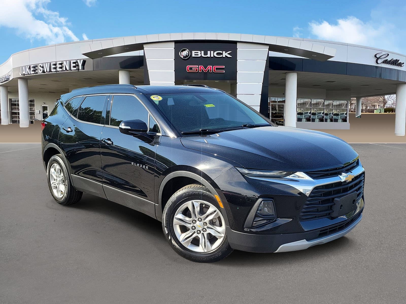 2019 Chevrolet Blazer Base — photo 1 of 32