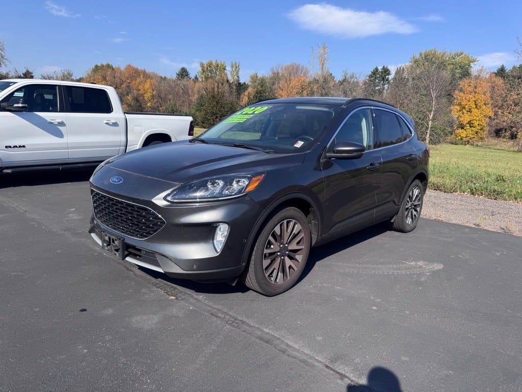 2020 Ford Escape Titanium — photo 1 of 5