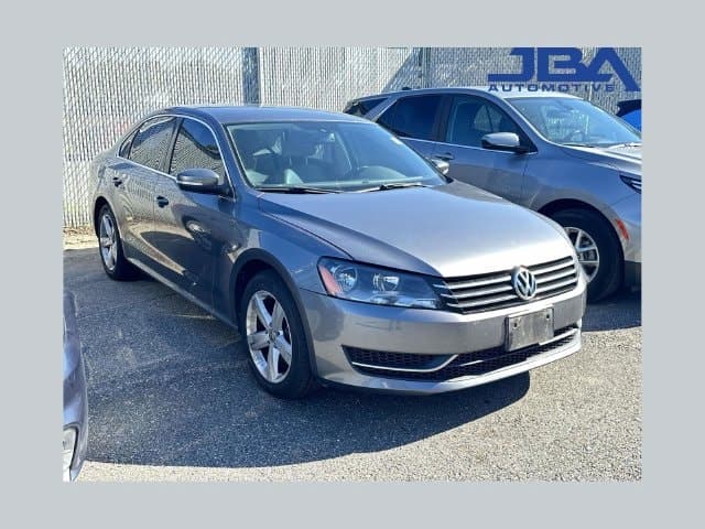2014 Volkswagen Passat SE — photo 1 of 6