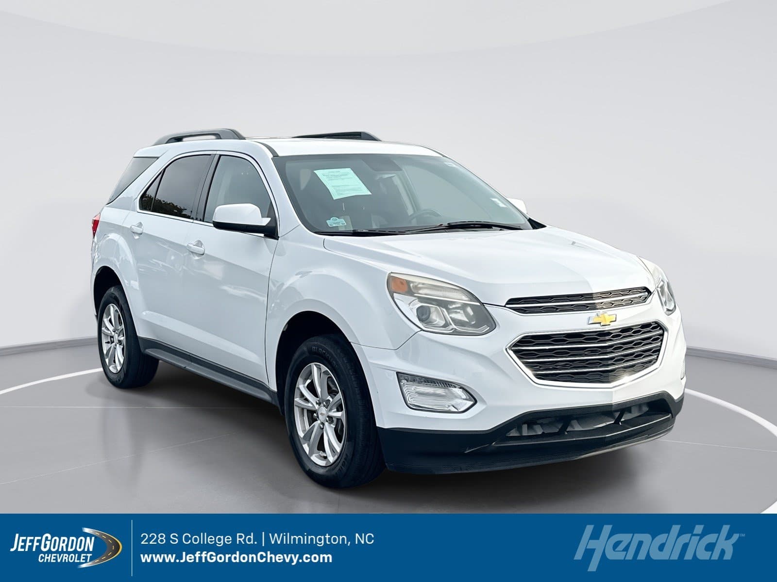 2017 Chevrolet Equinox LT — photo 1 of 11