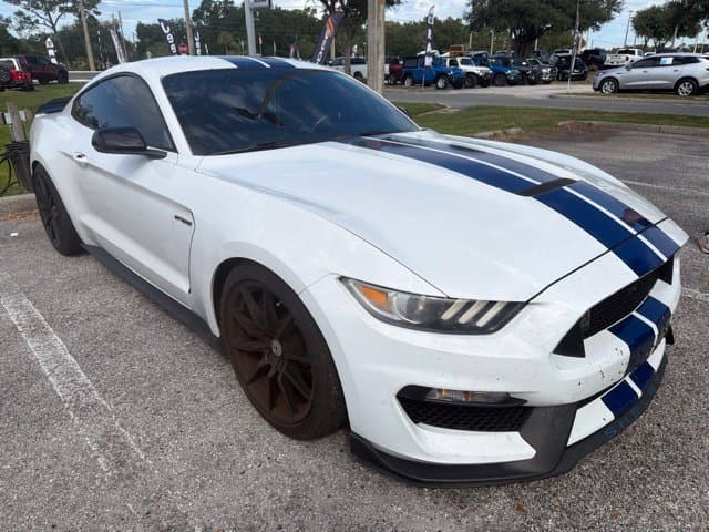 2017 Ford Mustang Shelby GT350 — photo 1 of 4