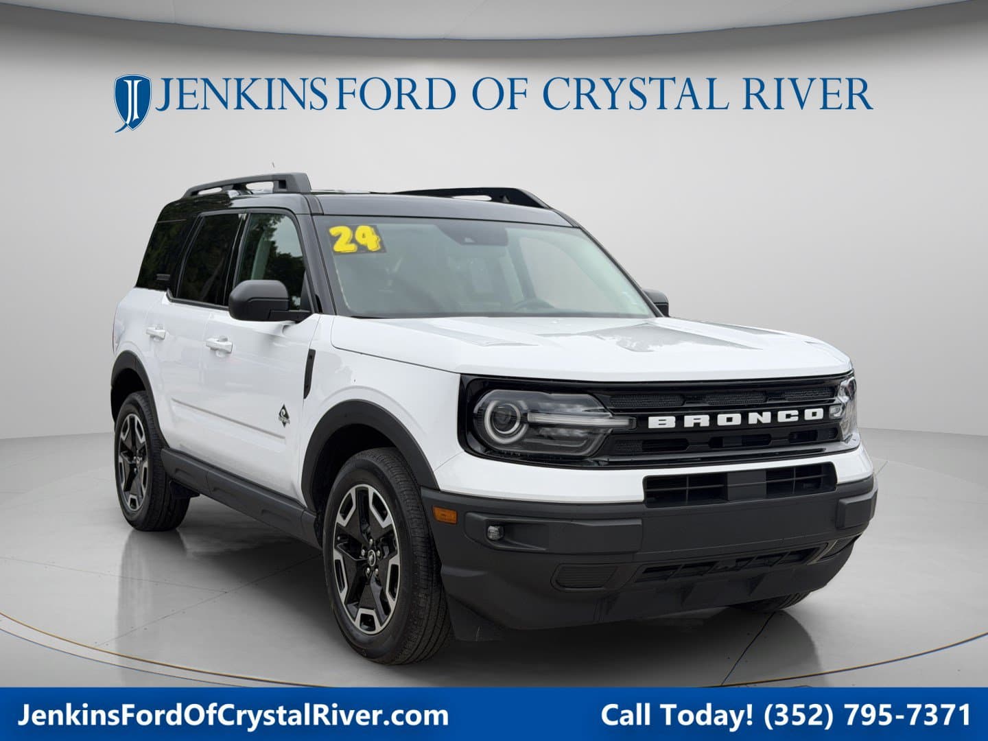 2024 Ford Bronco Sport Outer Banks — photo 1 of 51