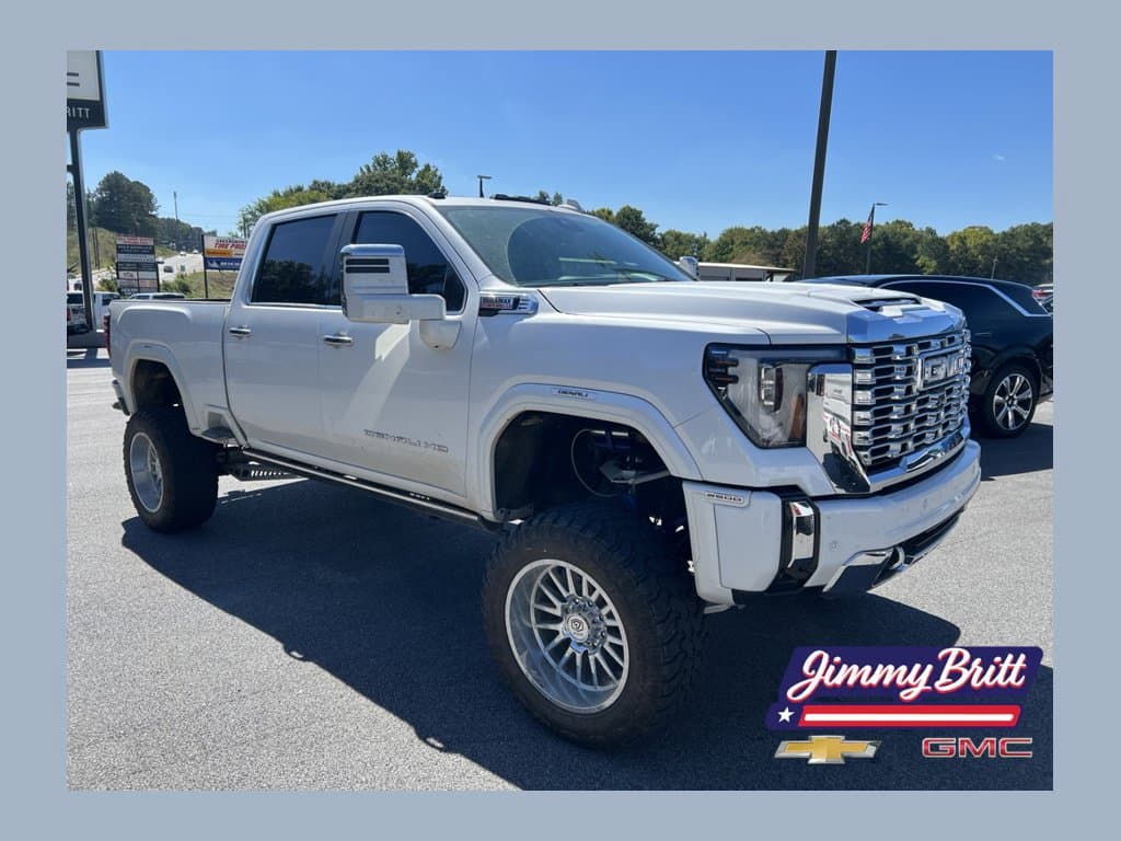 2024 GMC Sierra 2500HD Denali — photo 1 of 17
