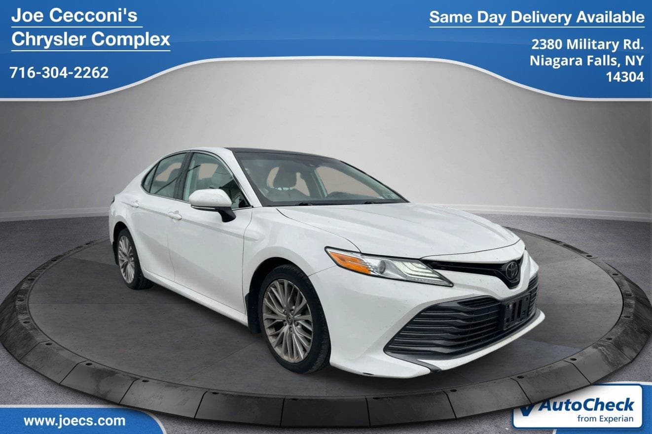 2020 Toyota Camry XLE — photo 1 of 32