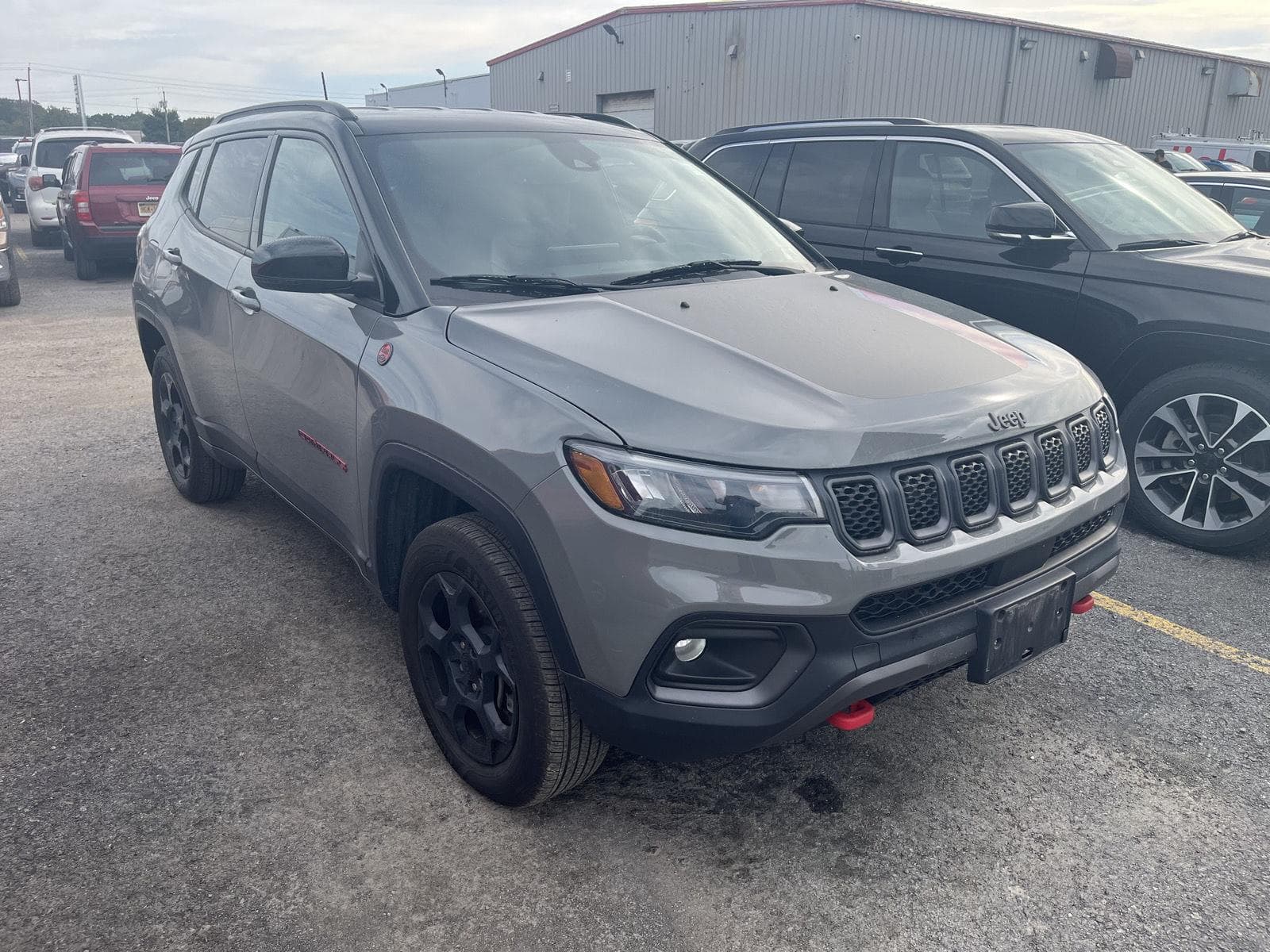 2023 Jeep Compass Trailhawk — photo 1 of 7