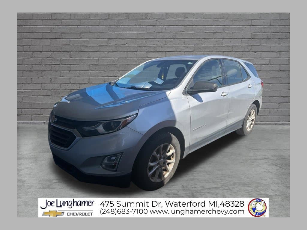 2018 Chevrolet Equinox LS — photo 1 of 10