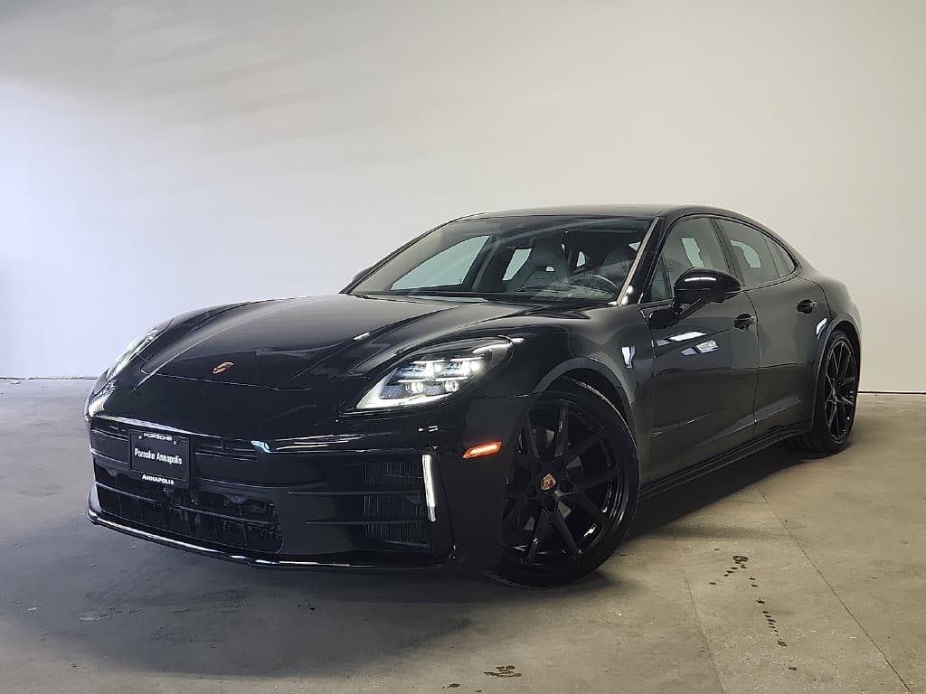 2025 Porsche Panamera 4 — photo 1 of 32